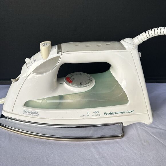 Rowenta Professional Luxe DM 880 Anti Drip Vertical Steam Clothing Iron Germany - Picture 1 of 6